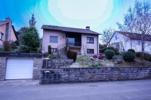 Foto - Freistehendes Einfamilienhaus in Versbach