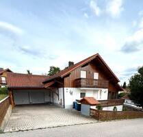Großzügiges Familienhaus mit Einliegerwohnung & 3 Garagen - Landau an der Isar