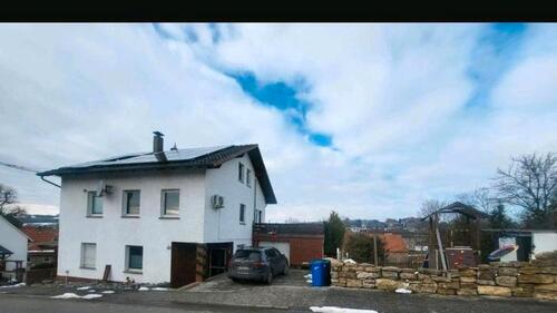 Foto - Einfamilienhaus mit Pool und Wintergarten