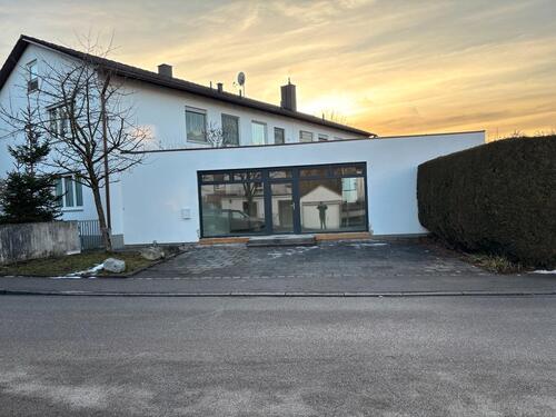 Foto - Attraktive Gewerbefläche mit Lager & Stellplätzen in Lochhausen