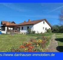 Geräumiges, modernisiertes Einfamilienhaus mit weitläufigem Garten. - Hemau