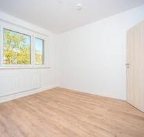 Mit Wanne & Balkon - 380,00 EUR Kaltmiete, in Eisleben (Lutherstadt) (PLZ: 06295)