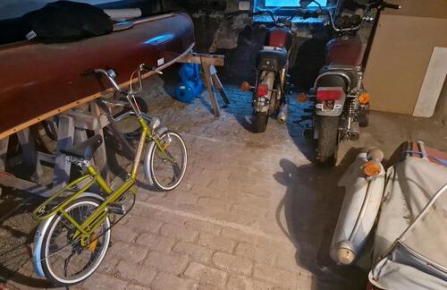 Foto - Motorradstellplatz Stellplatz Reifenlager Lagerplatz Lager