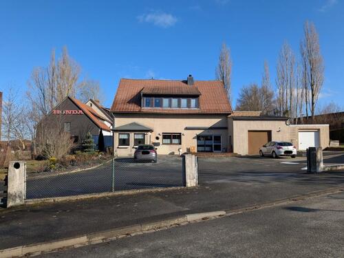 Foto - Geräumige Erdgeschosswohnung mit großem Garten und Garage