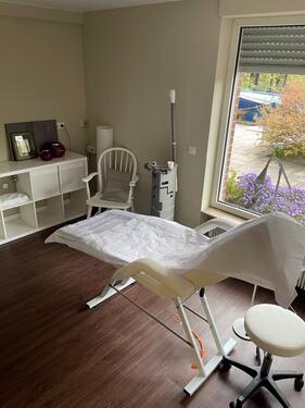 Foto - Möblierter Praxisraum mit Gartenblick zur Untermiete D-Oberkassel