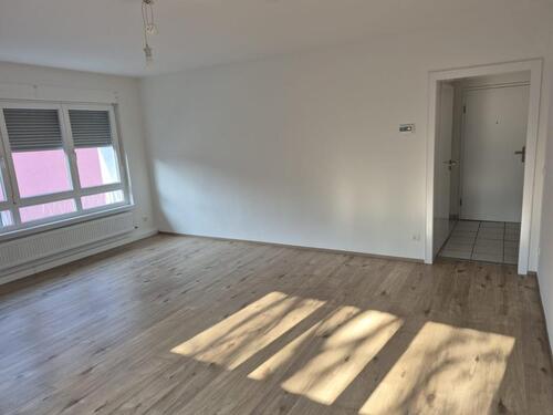 Foto - Schöne NEU renovierte 3- Zimmer-Wohnung