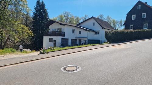 Foto - Kernsanierte 4-Zimmer-Wohnung - 1.300,00&nbsp;EUR Kaltmiete, ca.&nbsp; 123,00&nbsp;m&sup2;