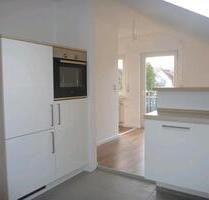 Helle 3 Zimmer Dachgeschosswohnung mit Balkon - Backnang