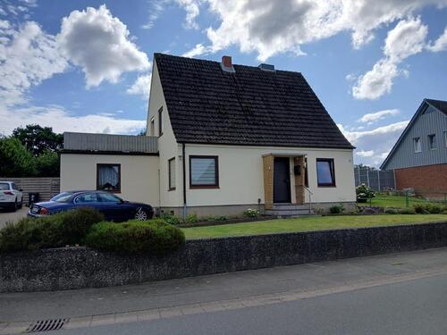 Foto - Einfamilienhaus mit großem Grundstück