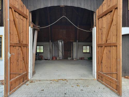 Foto - Überdachter Stellplatz für WohnmobilWohnwagenOldtimer