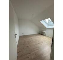 Zentrale 2-ZKB Dachgeschosswohnung – St. Johanner Straße - Saarbrücken West