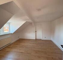 Kernsanierte 2 Zimmer Dachegschoss Wohnung - Erstbezug - Pirmasens