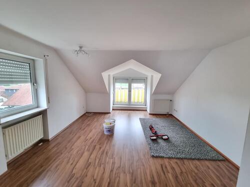Foto - Schöne 2-Zimmer Dachgeschosswohnung 57qm mit Garagenstellplatz