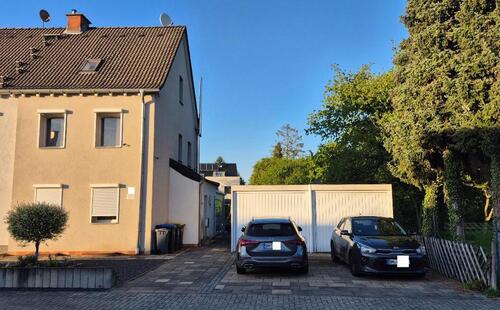 Foto - Doppelhaushälfte mit großem Garten & Doppelgarage EFH DHH