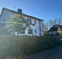 Zweifamilienhaus auf 966 qm Grundstück mit weiterem Baupotenzial - Hennef (Sieg)