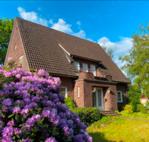 Stadtvilla in Gütersloh-Stadt mit 8 Zimmern, Garage und Garten!