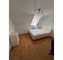 Großzügig geschnittenes Apartment Gern Moosach Nymphenburg, möbli - München