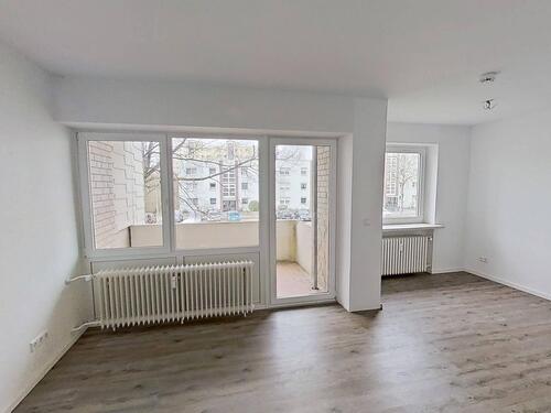 Foto - ++ Frisch renovierte 2-Zi.-Whg. mit Balkon und Tageslichtbad ++