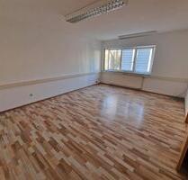 Bürofläche mit 3 Räumen, Flur + WC - Ingolstadt Münchener Straße