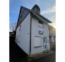 Einfamilienhaus mit Büro - 160.000,00&nbsp;EUR Kaufpreis, ca.&nbsp; 90,00&nbsp;m&sup2; in Möckmühl (PLZ: 74219)