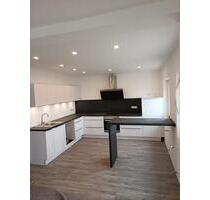 Renovierte Wohnung 75 qm - 600,00&nbsp;EUR Kaltmiete, ca.&nbsp; 75,00&nbsp;m&sup2; in Floß (PLZ: 92685)