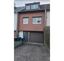 Renoviertes Reihenmittelhaus mit Garten & Garage in Lehrte-Ahlten