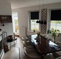 Schöne Altbauwohnung mit großzügigem Balkon, Kamin, EBK - Osnabrück Gretesch