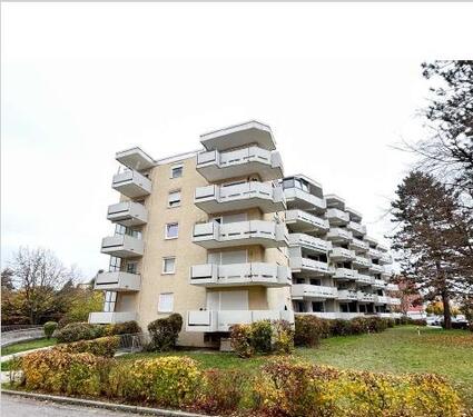 Foto - 1-Zi. Wohnung im Westen mit Balkon und PKW Stellplatz