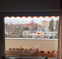 Helle 2-Zimmer-Wohnung mit zwei Balkonen und Blick ins Grüne - Nürnberg Erlenstegen