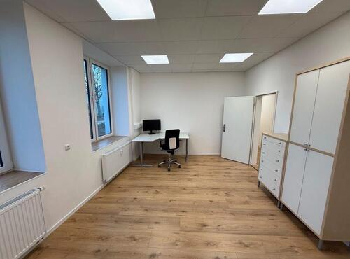 Foto - Büro neu saniert 25qm - 300,00&nbsp;EUR Kaltmiete, ca.&nbsp; 25,00&nbsp;m&sup2;