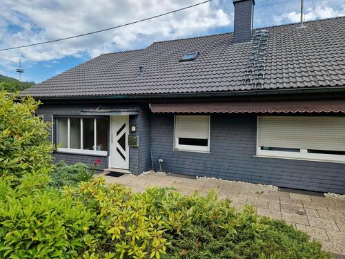Foto - Einfamilienhaus mit Einliegerwohnung, Siegen-Eisern
