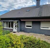 Einfamilienhaus mit Einliegerwohnung, Siegen-Eisern