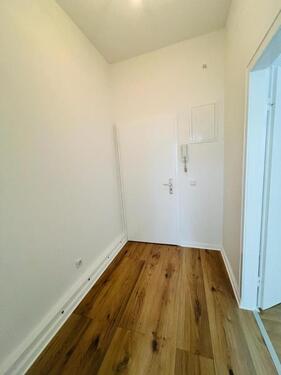 Foto - STUDENTEN AUFGEPASST sanierte 1 Zimmer mit offener Küche
