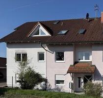 Helle 3 -Zimmer-Wohnung mit Balkon & Garage - Nassig - Wertheim