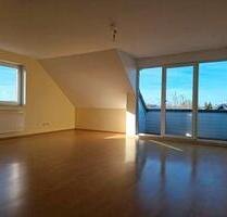 Helle 2-Raum-Wohnung 65 m² Balkon+TG, ruhige Wohnlage in Leißling - Weißenfels