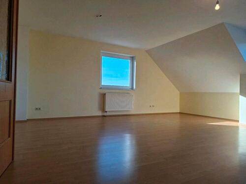 Foto - 2 Zimmer Dachgeschoßwohnung zur Miete in Weißenfels