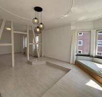 Altbau-Charme trifft Komfort – 2,5-Zimmer mit Balkon in Stuttgart Altbau-Charme trifft Komfort – 2,5-Zimmer mit Balkon in Stuttgart