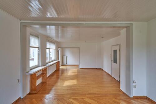 Foto - Großzügig und hell, 4-Zimmer, 2 Balkone in ruhigem 2-Familienhaus