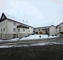 Haus zu verkaufen EFH mit Nebengebäude mit Garagen - Gladenbach