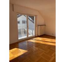 Dachgeschoss Wohnung in Sindelﬁngen-Mitte - Sindelfingen