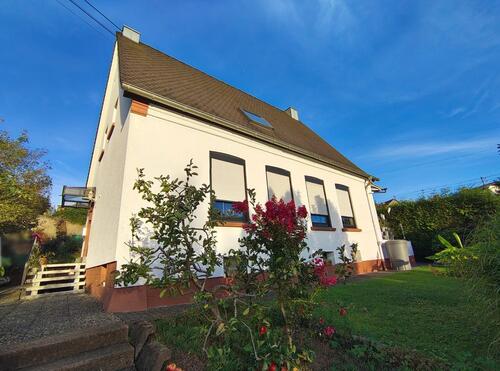 Foto - smartes Einfamilienhaus - freistehend mit Garage und Garten