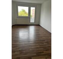2 Zimmer mit Balkon! - 315,00 EUR Kaltmiete, in Halle (Saale) (PLZ: 06132) Silberhöhe