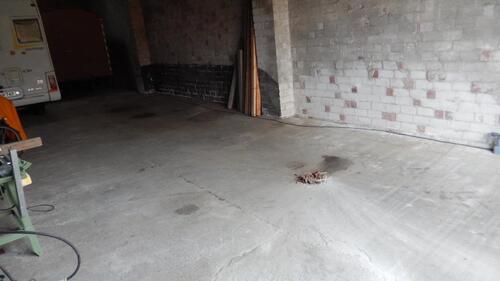 Foto - Stellplatz Garage Zweirad Motorrad Schwalbe Vespa