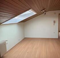 Lichtdurchflutete DG Wohnung mit Traumhafter Aussicht - Freudental