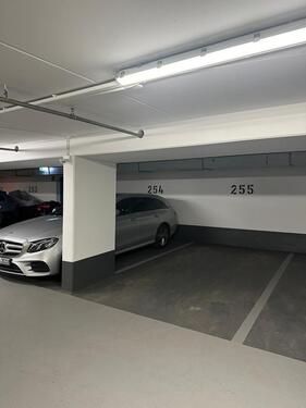 Foto - Tiefgaragenstellplatz - 95,00&nbsp;EUR Miete,