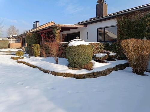 Foto - Kleines, freistehendes Haus in ruhiger Lage