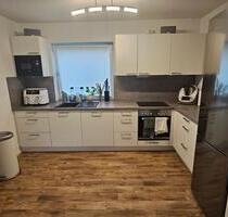 3-Zimmer Wohnung 2022 saniert 105 qm, Balkon,PV zentral in Tespe