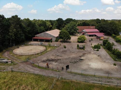 Foto - Landwirtschaftlicher Betrieb mit Pferdehaltung Wohnhaus