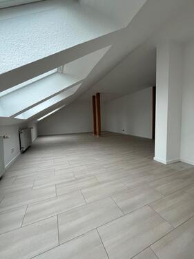 Foto - Helle 2,5-Zimmer-Dachgeschosswohnung in ruhiger Sackgassenlage