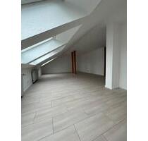 Helle 2,5-Zimmer-Dachgeschosswohnung in ruhiger Sackgassenlage - Dinslaken Lohberg